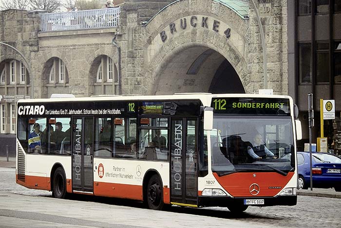 Als erstes Verkehrsunternehmen setzt die Hamburger Hochbahn AG den Citaro seit dem 27. November 1997 ein.