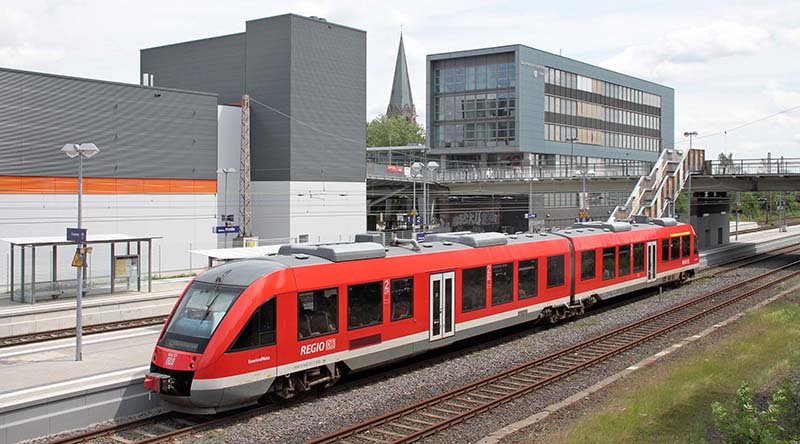 Ein Coradia Lint von DB Regio auf dem Weg nach Winterberg beim Halt in Dortmund-Hrde.